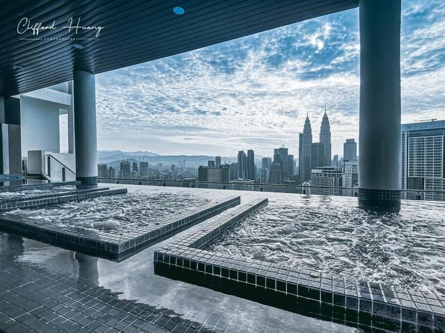 The Colony By Infinitum Pool View Klcc Trx Merdeka 118 Kl Tower Apartment *