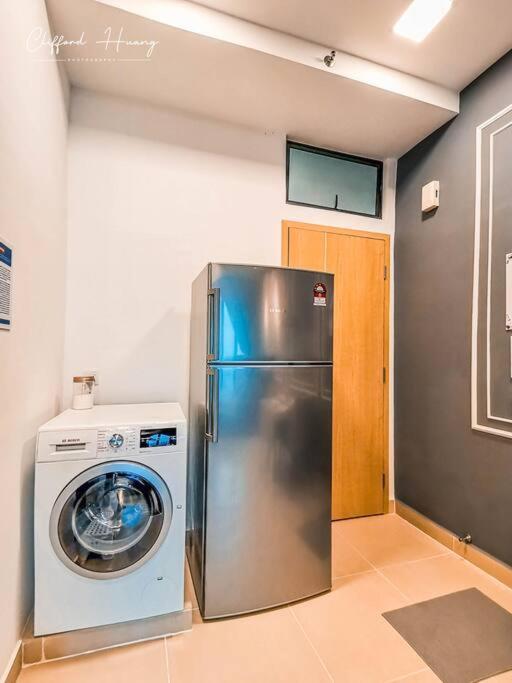 Apartment The Colony By Infinitum Pool View Klcc Trx Merdeka 118 Kl Tower *