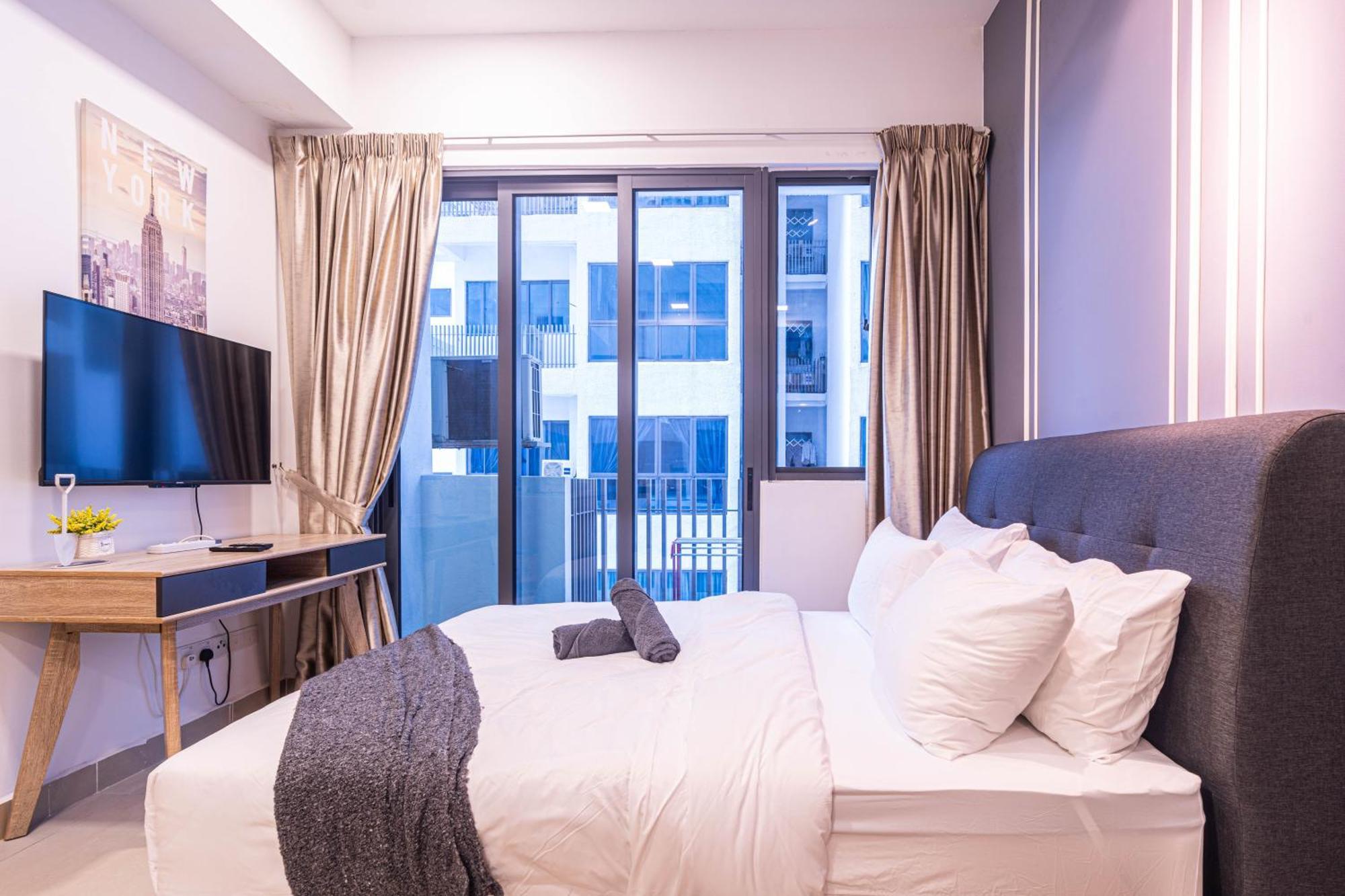 The Colony By Infinitum Pool View Klcc Trx Merdeka 118 Kl Tower Apartment